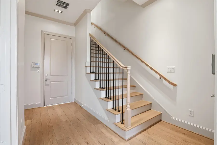 19 Robita Street, Houston, TX 77019 - #3