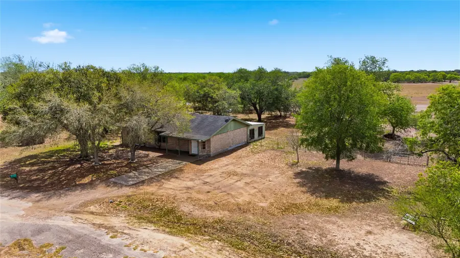 2802 Comanche Street, Beeville, TX 78102 - #3