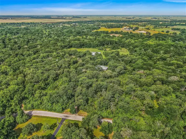 10250 Dogwood Trail, College Station, TX 77845