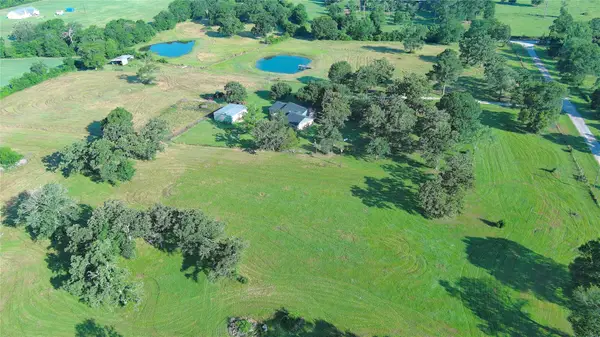 12 Harding Road, Huntsville, TX 77340