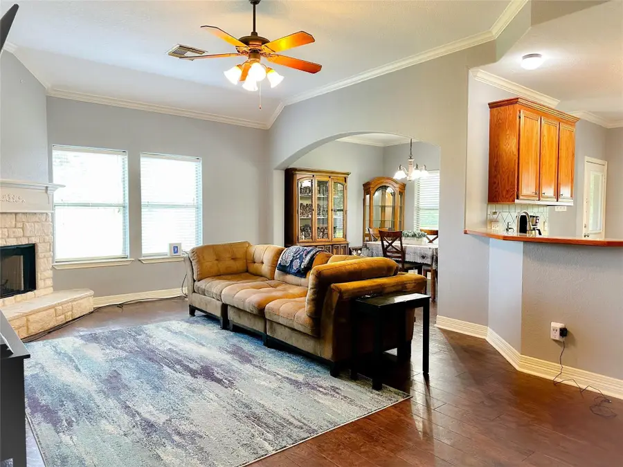 200 Washington Avenue, Clute, TX 77531 - Image #3