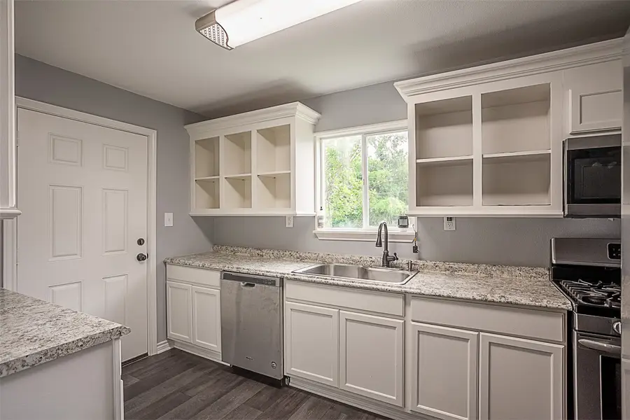 1704 Crockett Street, Orange, TX 77630 - #2