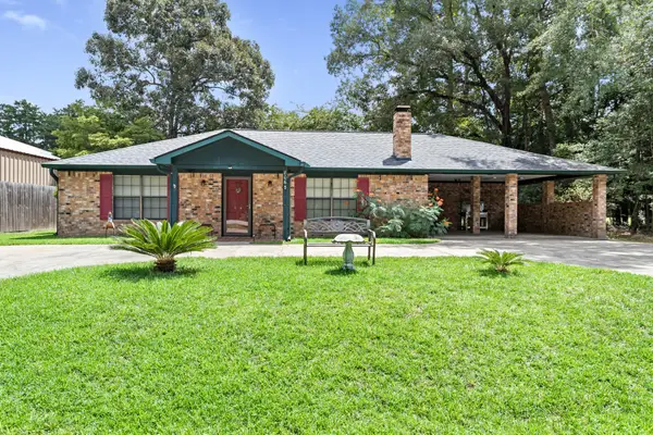 806 E Wildwood Drive, Village Mills, TX 77663