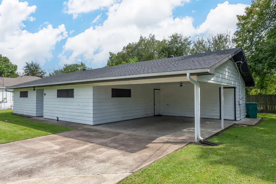 909 W Curtis Avenue, Orange, TX 77630 - Image #2