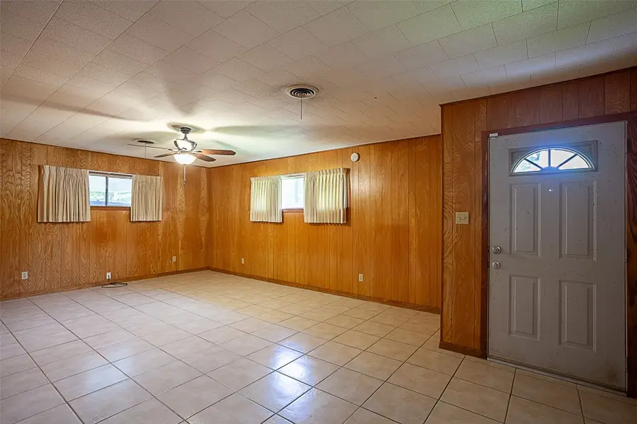 909 W Curtis Avenue, Orange, TX 77630 - Image #3