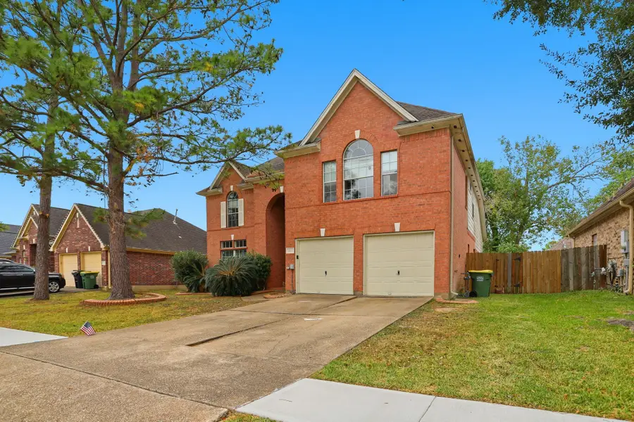 2412 Piney Woods Drive, Pearland, TX 77581 - Image #2