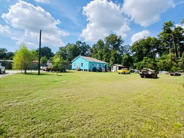 21201 South Street, New Caney, TX 77357