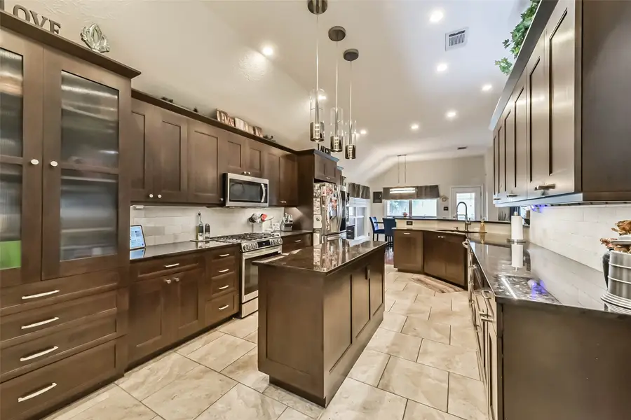 210 Jamie Court, La Porte, TX 77571 - #2