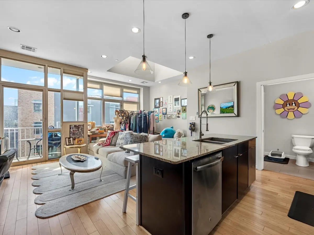 1406 Columbus St Street #303, Houston, TX 77019 - Image #1