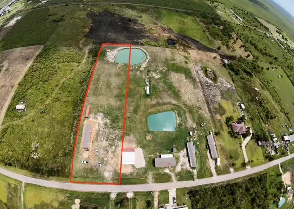 2922 N County Rd 807 Drive, Angleton, TX 77515