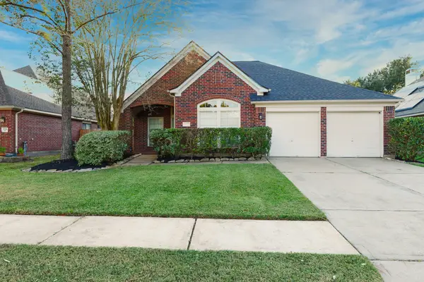 3722 Paigewood Drive, Pearland, TX 77584