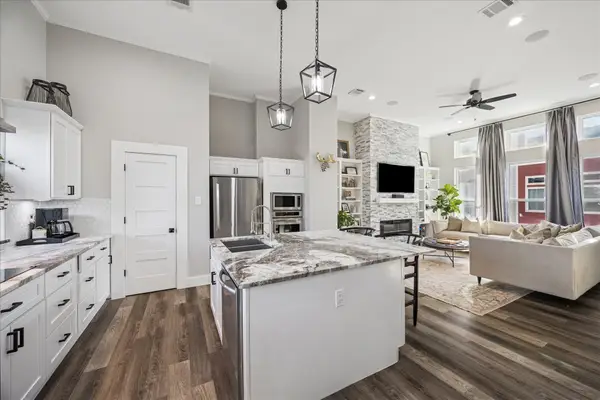 2108 Oatfield Drive, Houston, TX 77018