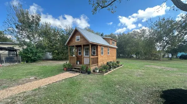 2805 Avenue C, Bay City, TX 77414