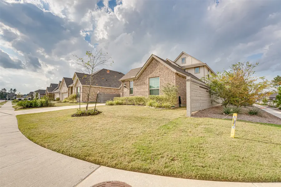 18343 Tiger Flowers Drive, Conroe, TX 77302 - Image #2