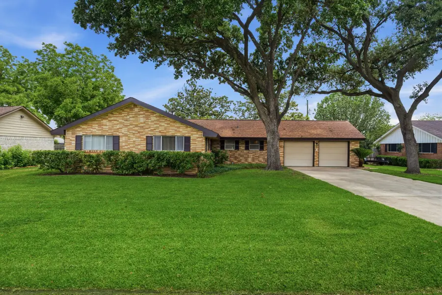 302 Village Drive, Sugar Land, TX 77498 - #2