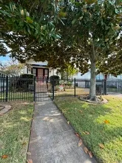 4713 Avenue R, Galveston, TX 77551