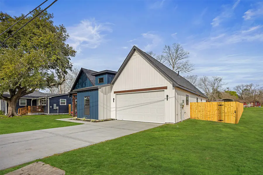 1807 Waco Street, Dayton, TX 77535 - #2