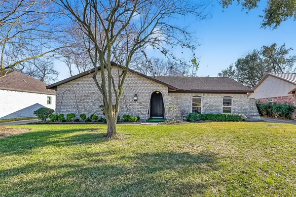 13719 Oakwood Lane, Sugar Land, TX 77498