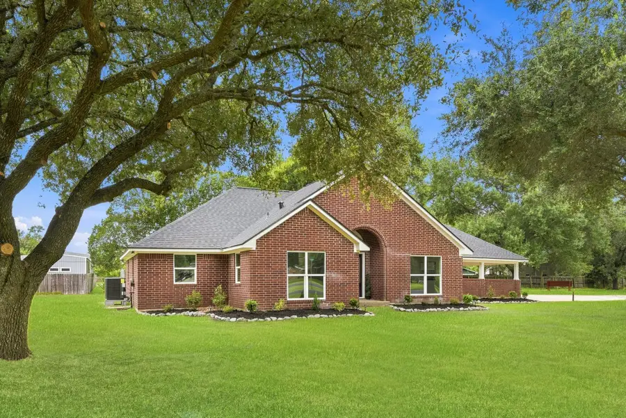 1002 Ransom Street, Anahuac, TX 77514 - #2