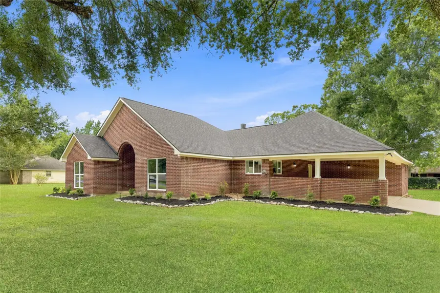 1002 Ransom Street, Anahuac, TX 77514 - #3