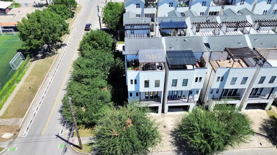 1303 Live Oak Street, Houston, TX 77003 - #2