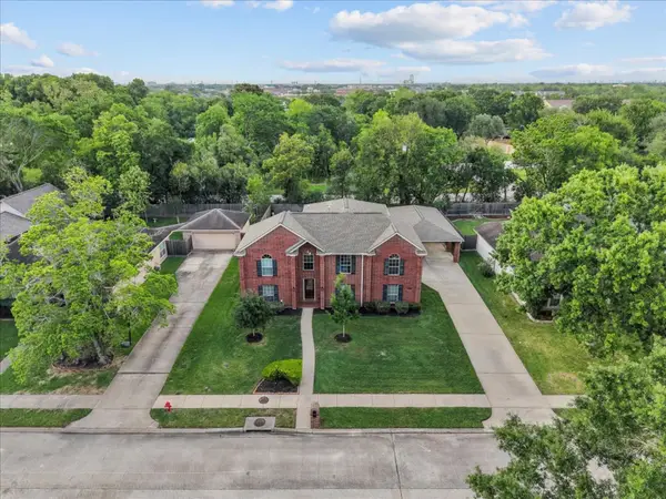 2112 Indian Blanket Drive, League City, TX 77573