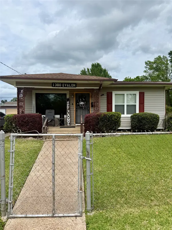 1380 Evalon Street, Beaumont, TX 77701