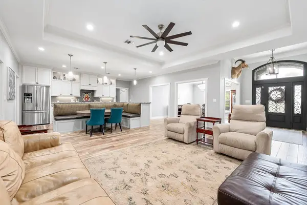 201 Hillcrest Drive, Alvin, TX 77511