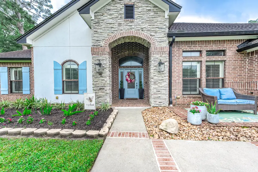 201 Hillcrest Drive, Alvin, TX 77511 - #3