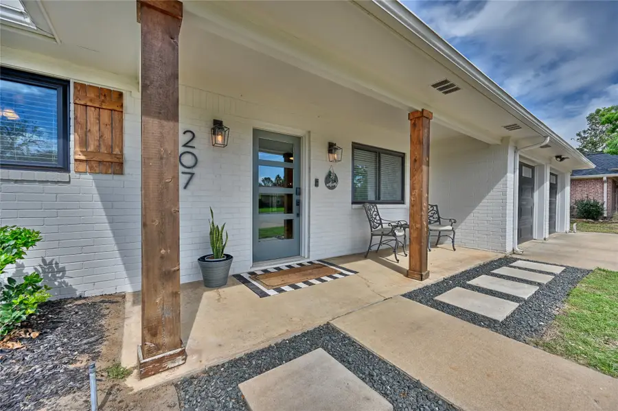 207 Briar Ridge Drive, Bellville, TX 77418 - #2