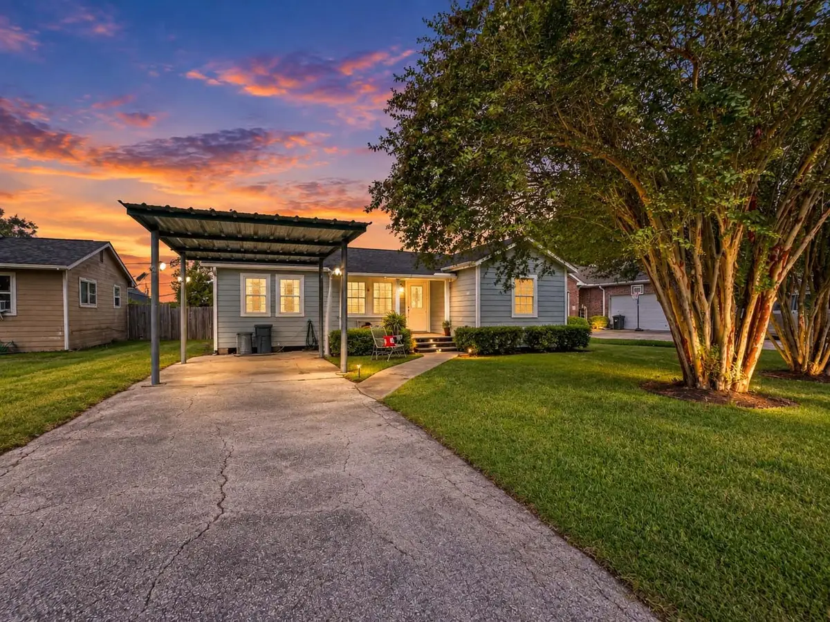 828 Robinson Road, La Porte, TX 77571 - #1