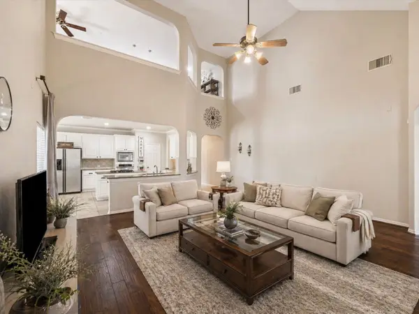 2202 Summer Wind Drive, Sugar Land, TX 77479