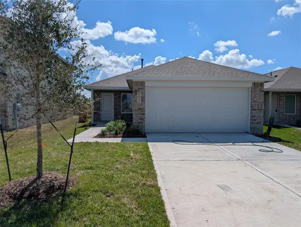 2923 Summer Breeze Way, Angleton, TX 77515