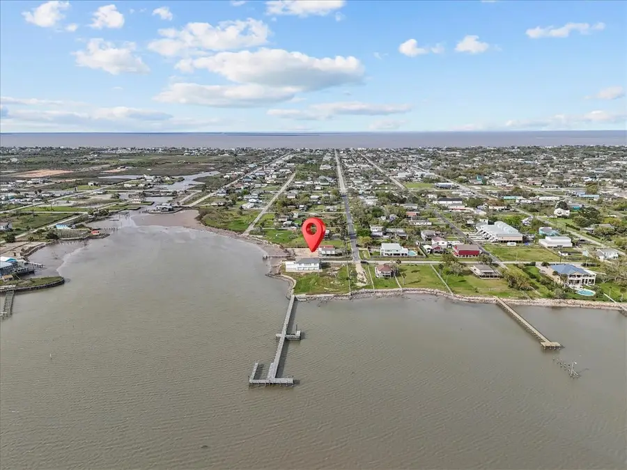 1048 16th Street, Dickinson, TX 77539 - #2