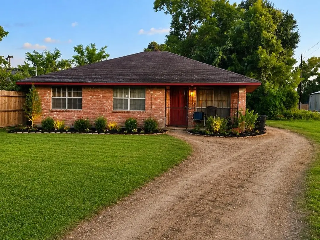 1717 S Victory Drive, Houston, TX 77088 - #1