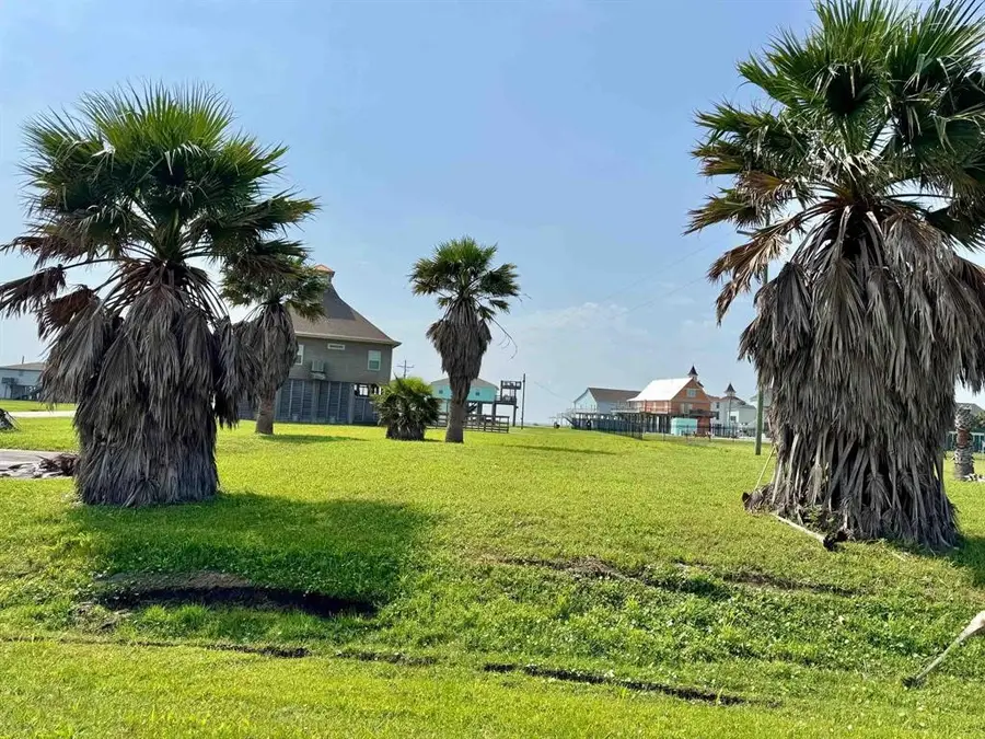 985 Sailfish, Crystal Beach, TX 77650 - Image #2