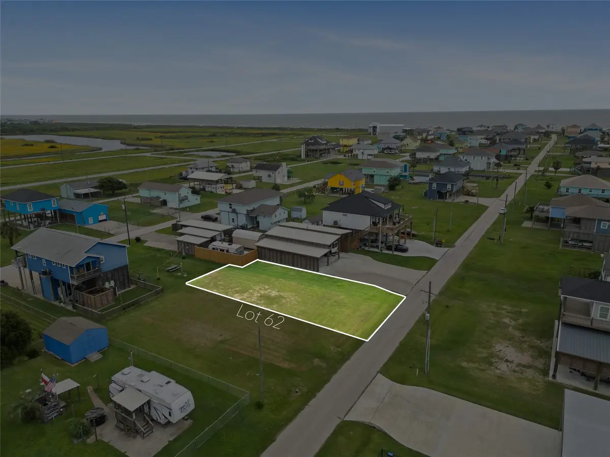 940 Sandollar, Crystal Beach, TX 77650 - #1
