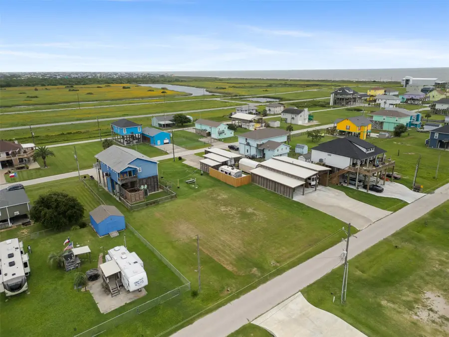 940 Sandollar, Crystal Beach, TX 77650 - #2