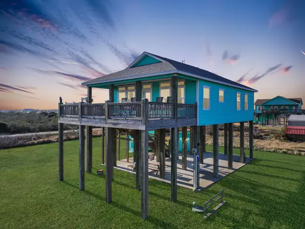 911 S Tinkle Lane, Crystal Beach, TX 77650