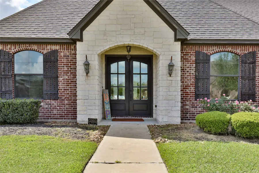 717 Rustic Oaks Drive, Angleton, TX 77515 - #2