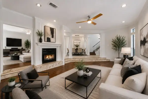 56 Bayou Pointe Drive, Houston, TX 77063