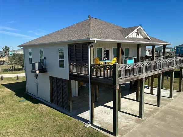 2429 Sand Castle Drive, Crystal Beach, TX 77650