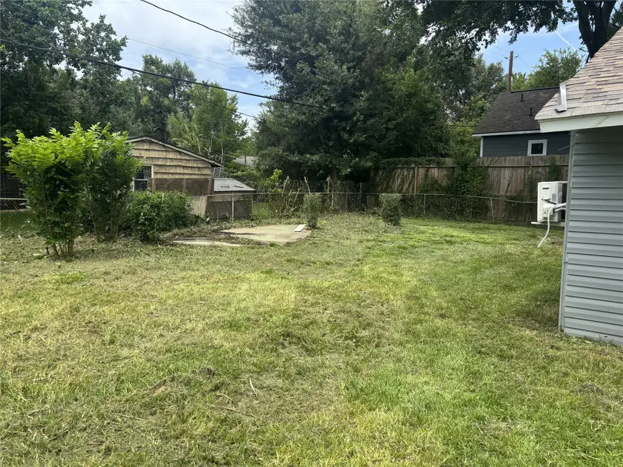 5823 Lyndhurst Drive, Houston, TX 77033 - #2