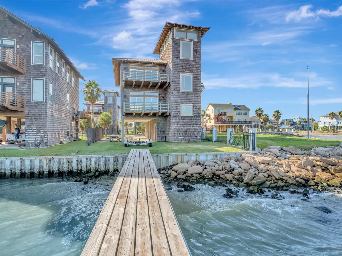 606 2nd St, Seabrook, TX 77586 - #1