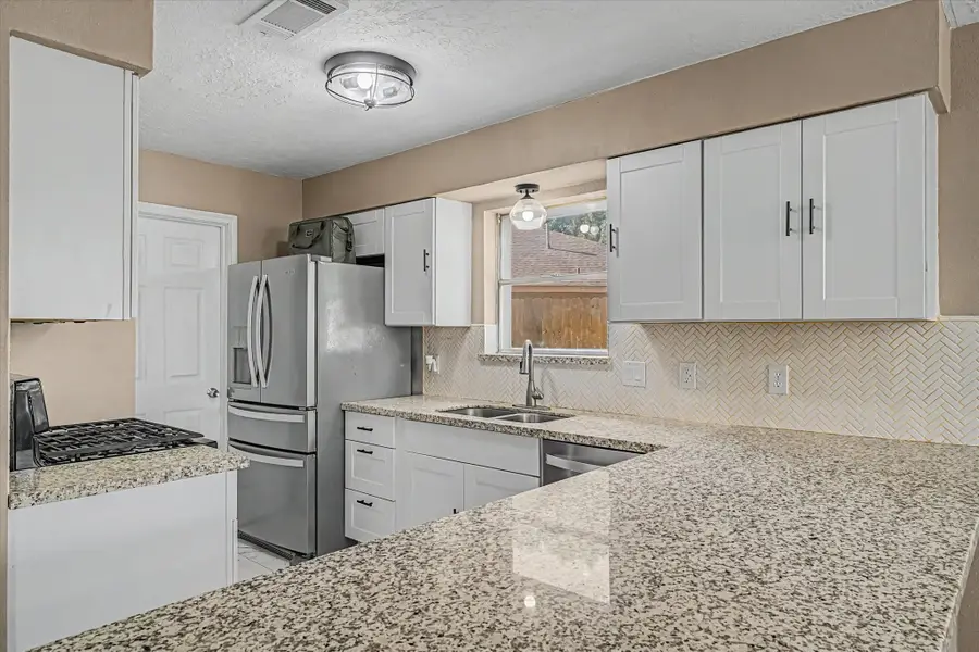 2901 Castle Court, Pearland, TX 77581 - #2