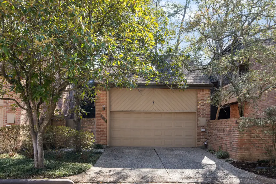 252 Sugarberry Circle, Houston, TX 77024 - Image #3
