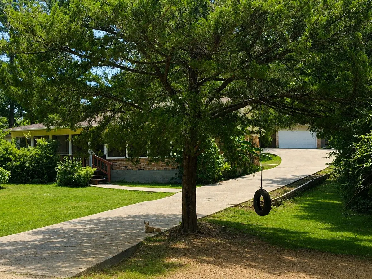 210 Holly Lake W, Livingston, TX 77351 - #1