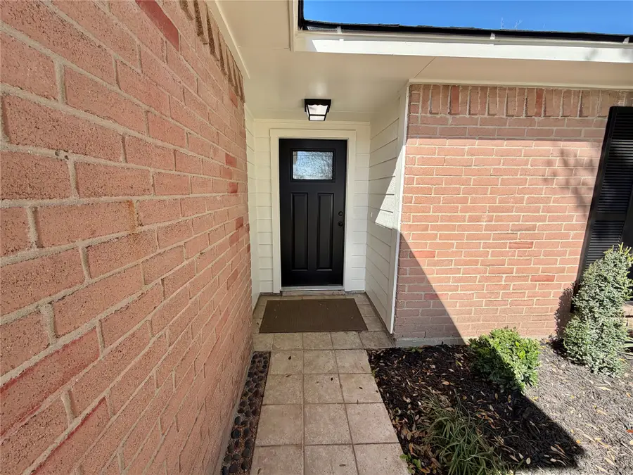 1017 Crossing Road, Angleton, TX 77515 - #2