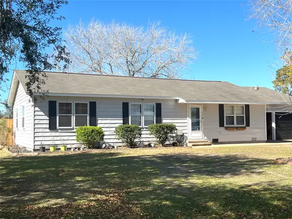 504 Henson Street, El Campo, TX 77437
