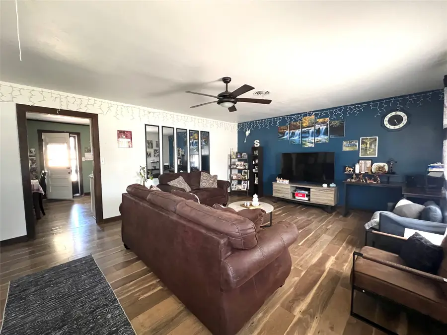 504 Henson Street, El Campo, TX 77437 - #2